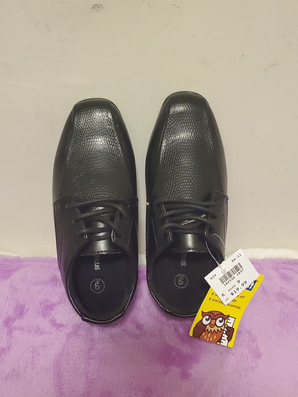 Smart Fit Black Textured Lace-Up Oxfords, Child Shoes Size 9 for the Boy.